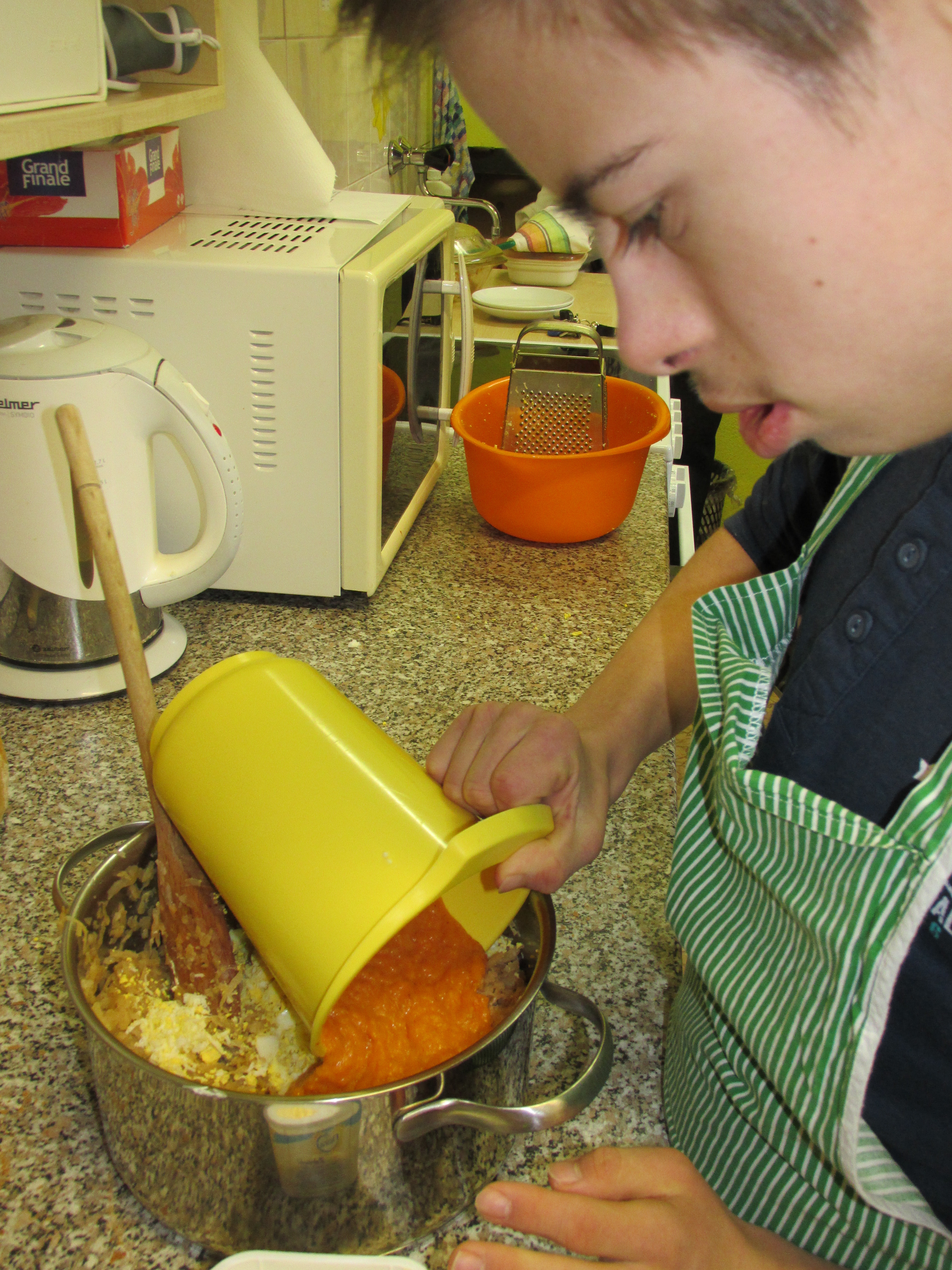 Smícháme všechny připravené ingredience. 9