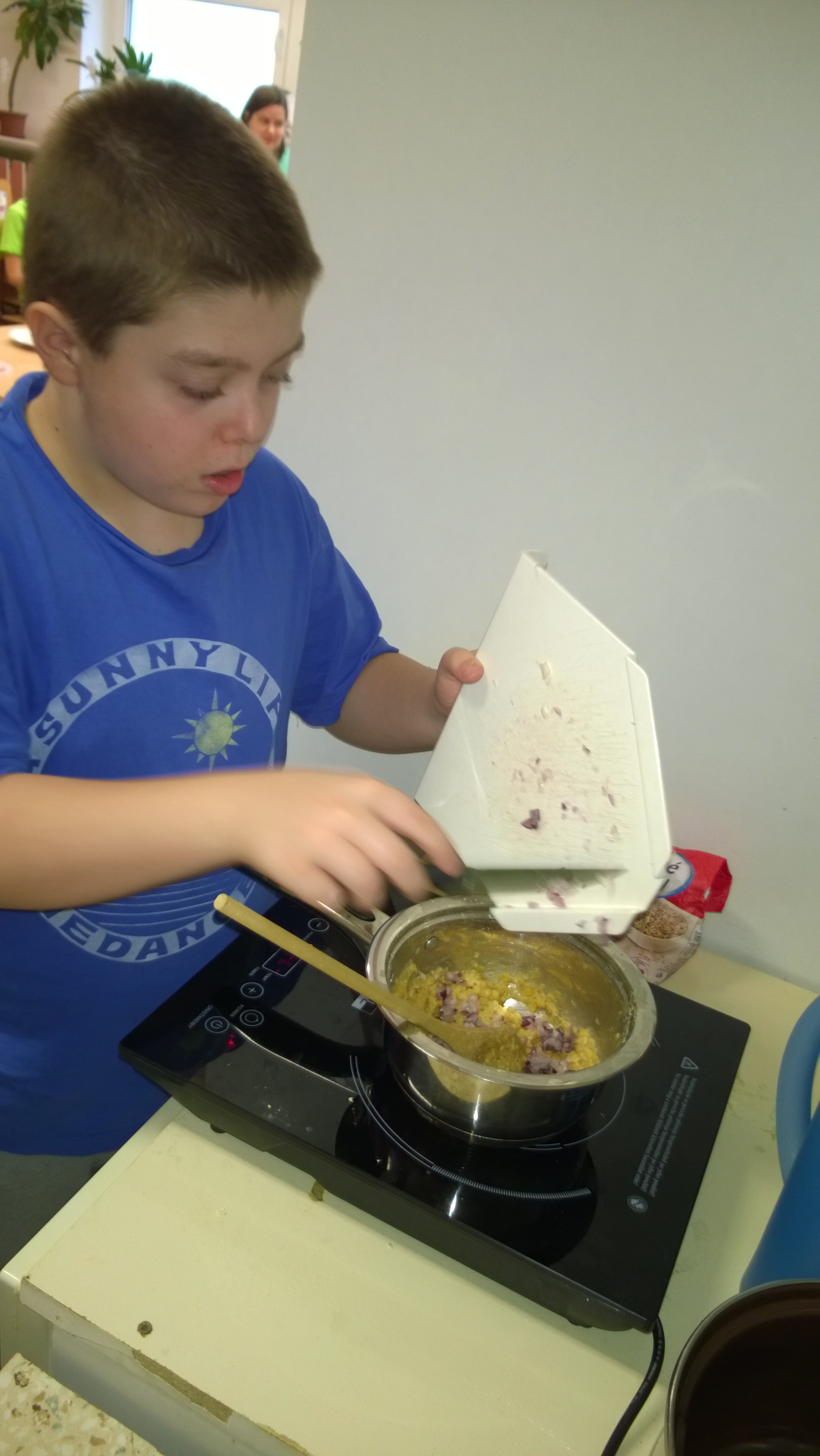 Přimícháme do rozvařené čočky s vločkami. 7