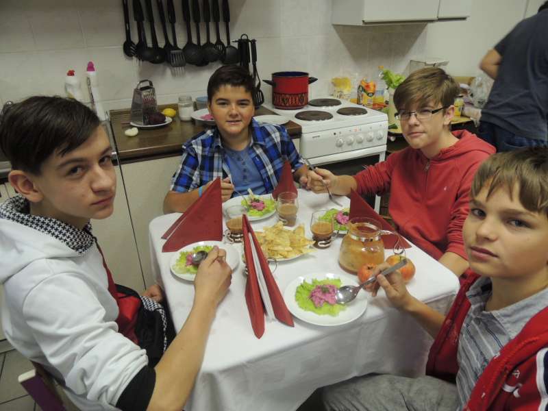 A hostina mohla začít...
A také začala :-) 6