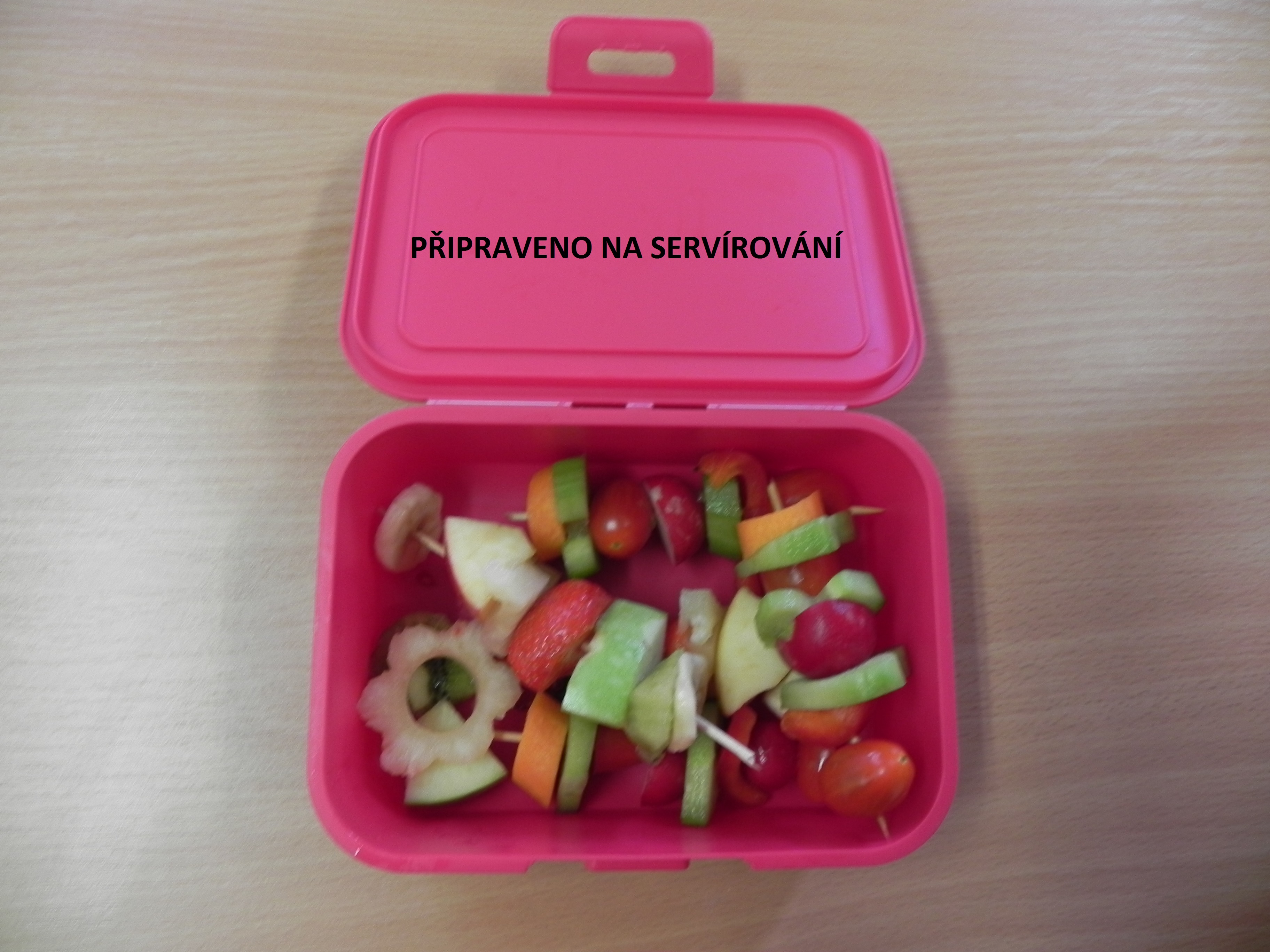 Připraveno na servírování 12