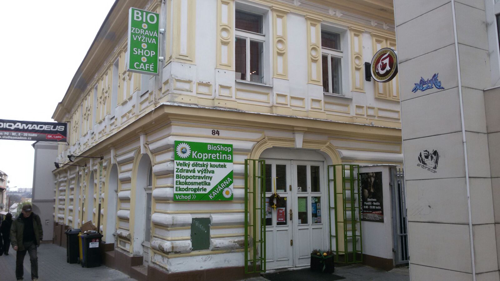 Suroviny jsme nakoupily v obchodě se zdravou výživou v ulici Ivana Olbrachta 84 v Kladně 0
