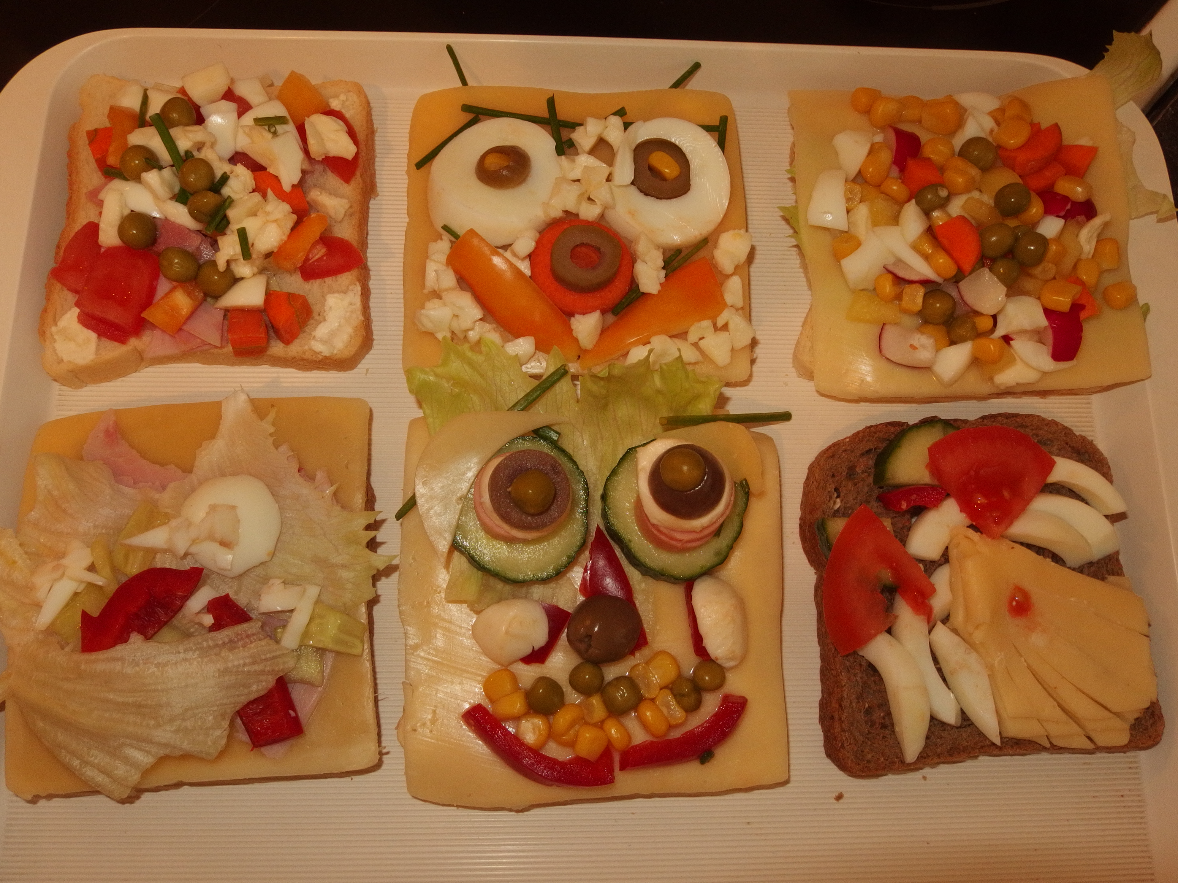 Fantazii se meze nekladou. Můžete si s námi udělat chlebíček - např. vláček, autíčko, rybičku, pejska, bubáka, apod. 3